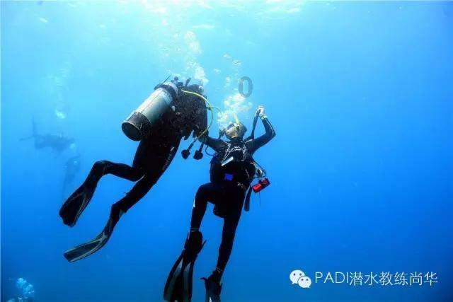 晚风吹人醒,万事藏于心